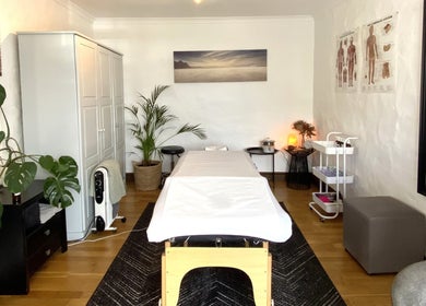 Christie's Wellness Room - Medical Massage Therapy in Cape Town, Western Cape, ZA: serene massage table setup.