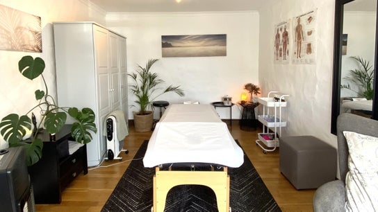 Christie's Wellness Room - Medical Massage Therapy