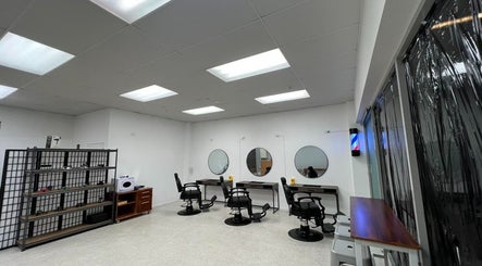 D'Shaver and Comb Barbershop, bild 2