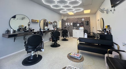 D'Shaver and Comb Barbershop