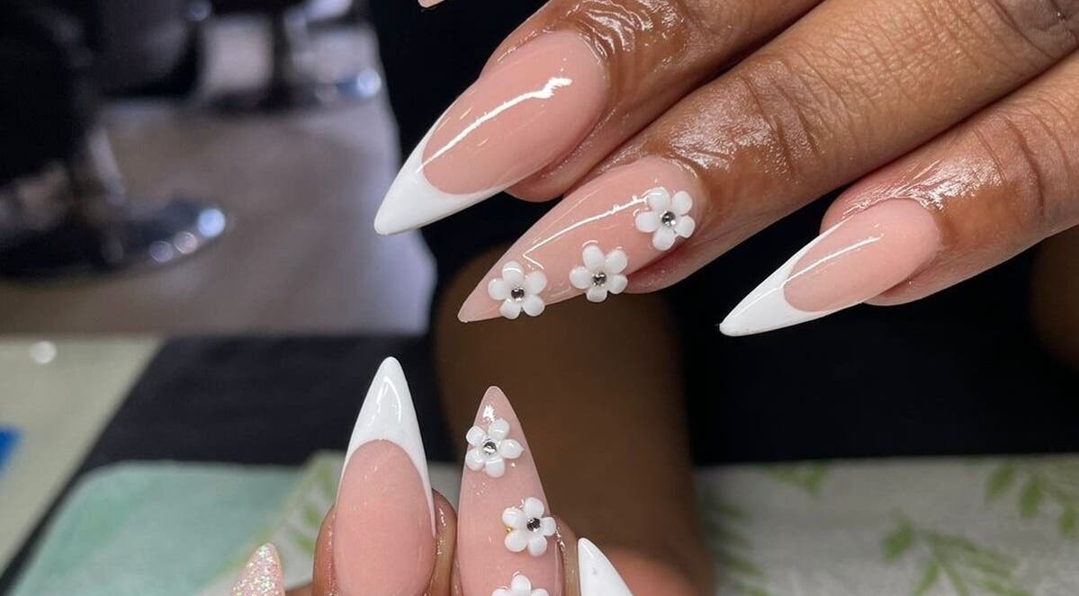 Elegant floral nail design by Nails by Sam Potch in Potchefstroom, South Africa, ZA.