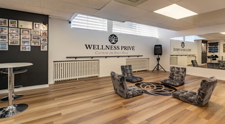 Comfortable seating area at Wellness Privé Centre de Bien-Être & Massothérapie, Montreal, Quebec, CA.