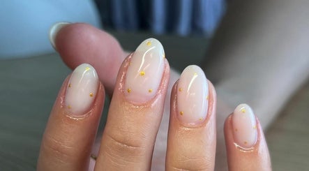 Luxe Nail and Wax Studio kép 3