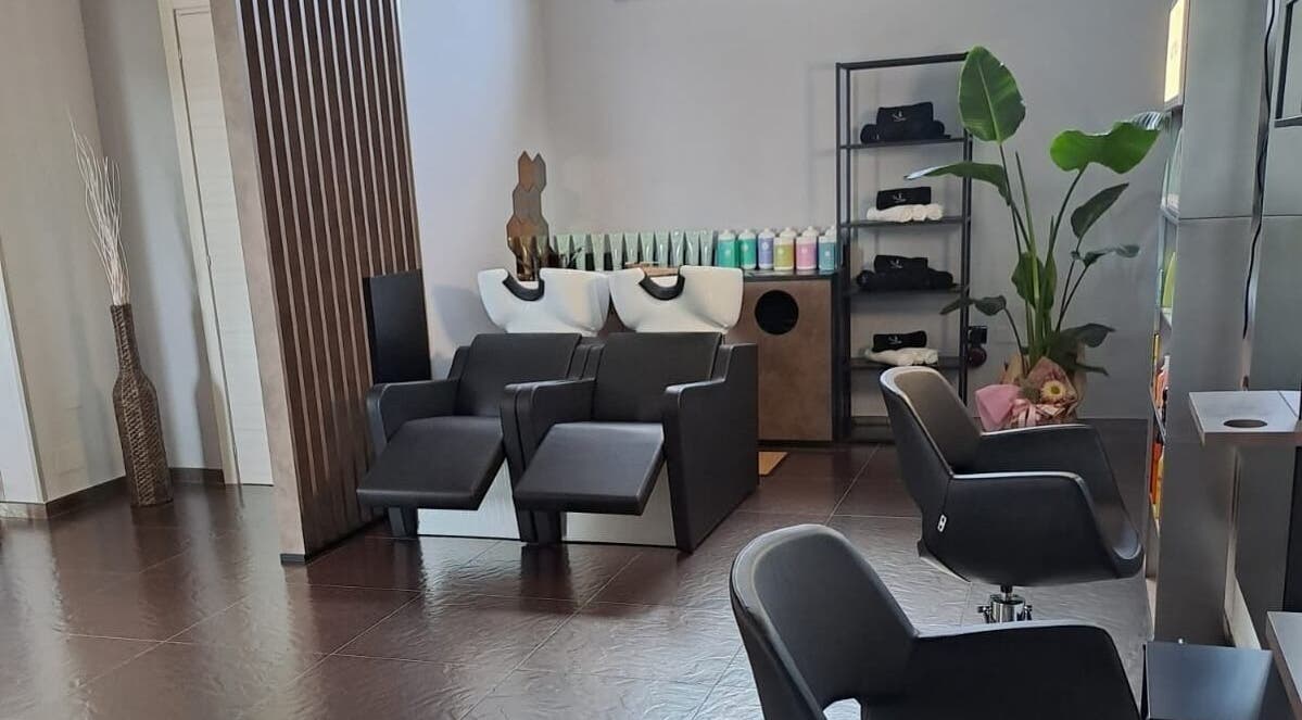 Design elegante del salone di bellezza Valentina Migliaro a San Valentino Torio, Campania, IT.