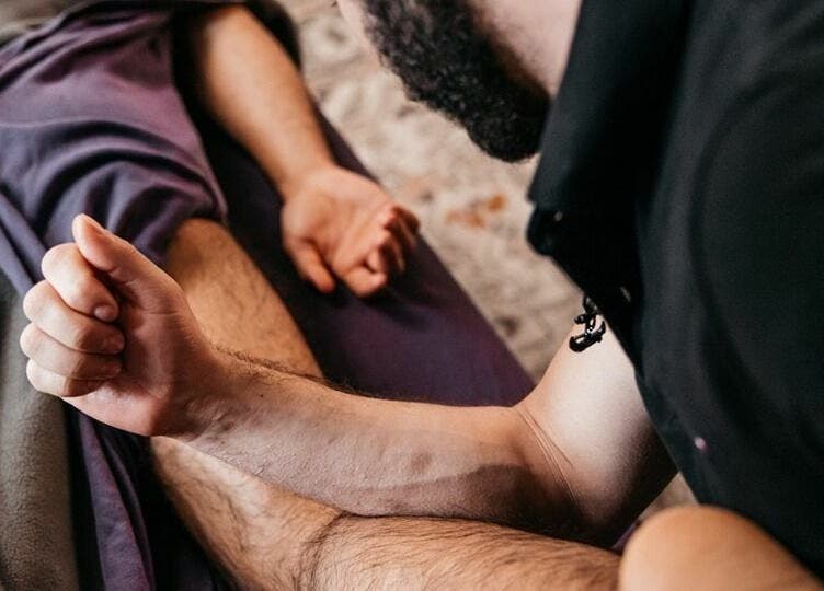 Un massage relaxant au Centre Thérapeutique Jomasso Verdun à Montréal, Québec, CA.