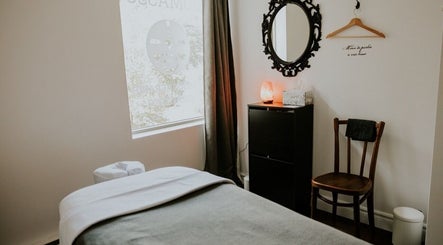 Salle de soins apaisante au Centre thérapeutique Jomasso Boucherville, Boucherville, Québec, CA.