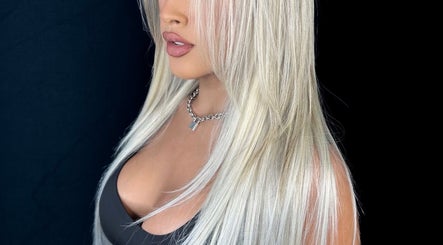 Ángel Antonio Hair Color Studio image 2