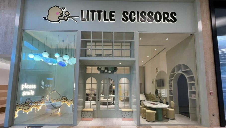 Little Scissors Kids Salon imaginea 1