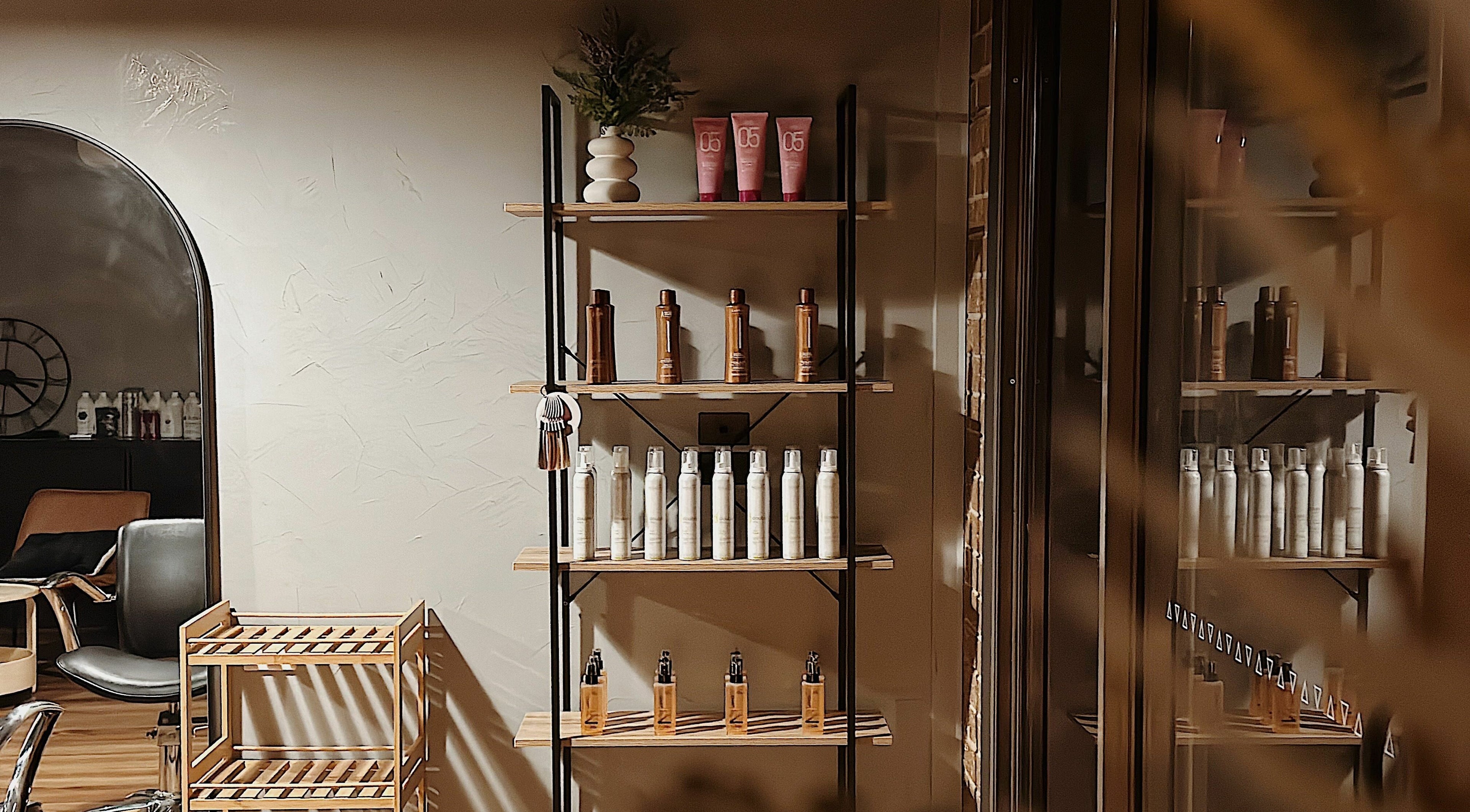Elly’s Studio shelves with beauty products in Melbourne, Victoria, AU offering a relaxing atmosphere.