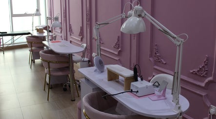 Foxy Lane Russian Nail Salon imaginea 2