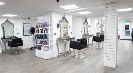 Jennifer Holmes Hair and Beauty Ltd