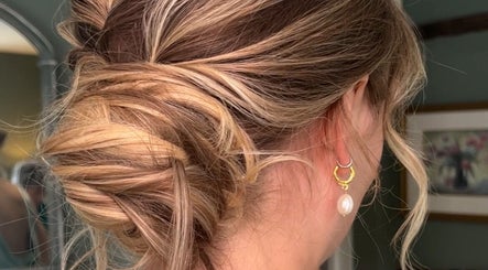 รูปภาพ Libby Baker - Hairstylist 3