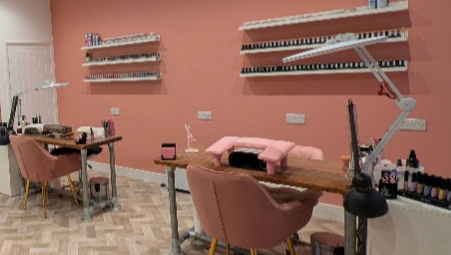 The Salon image 1