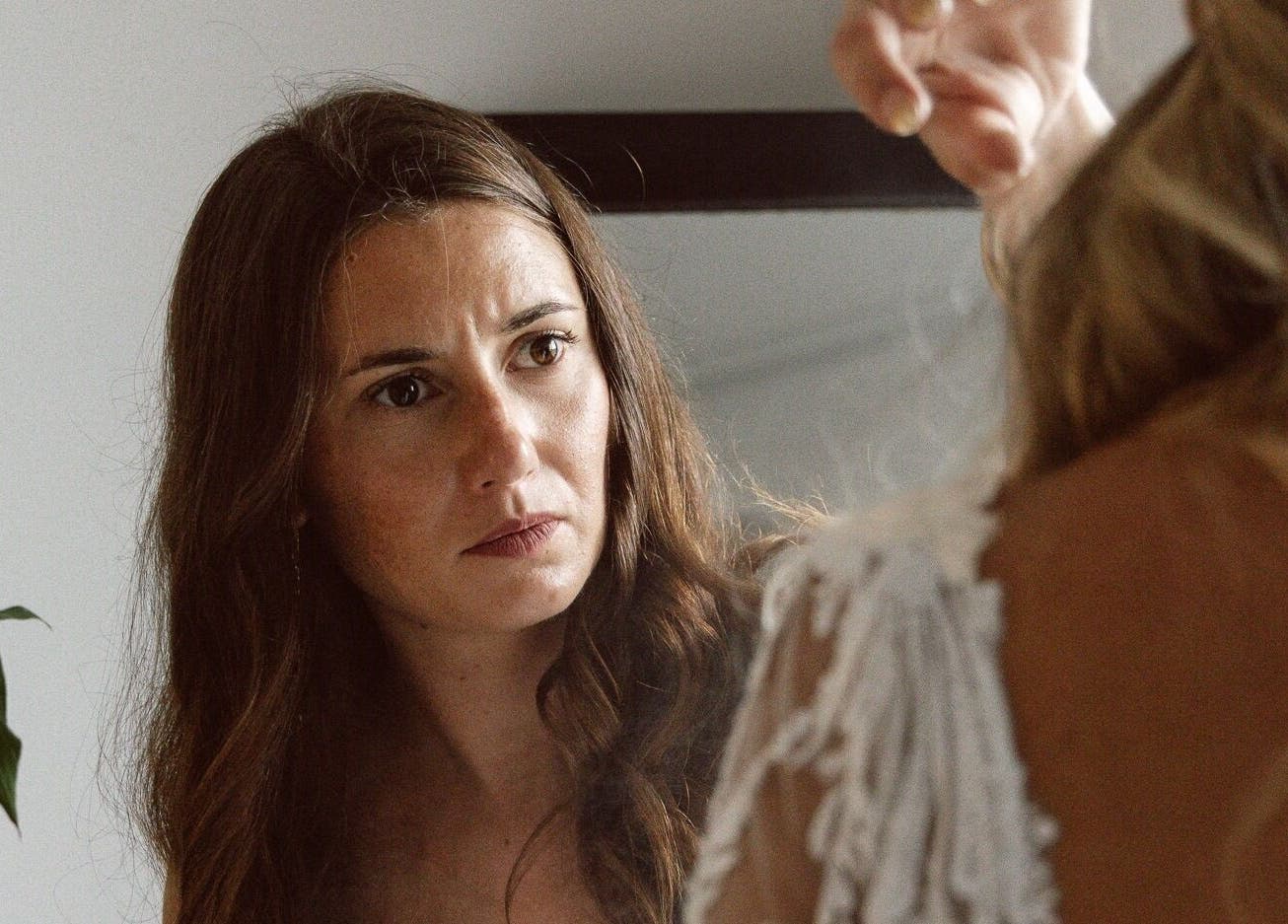 Coiffeuse à Anoukweiss.Hair, Bourg-saint-maurice, au travail avec cliente dans Auvergne-rhône-alpes, FR.