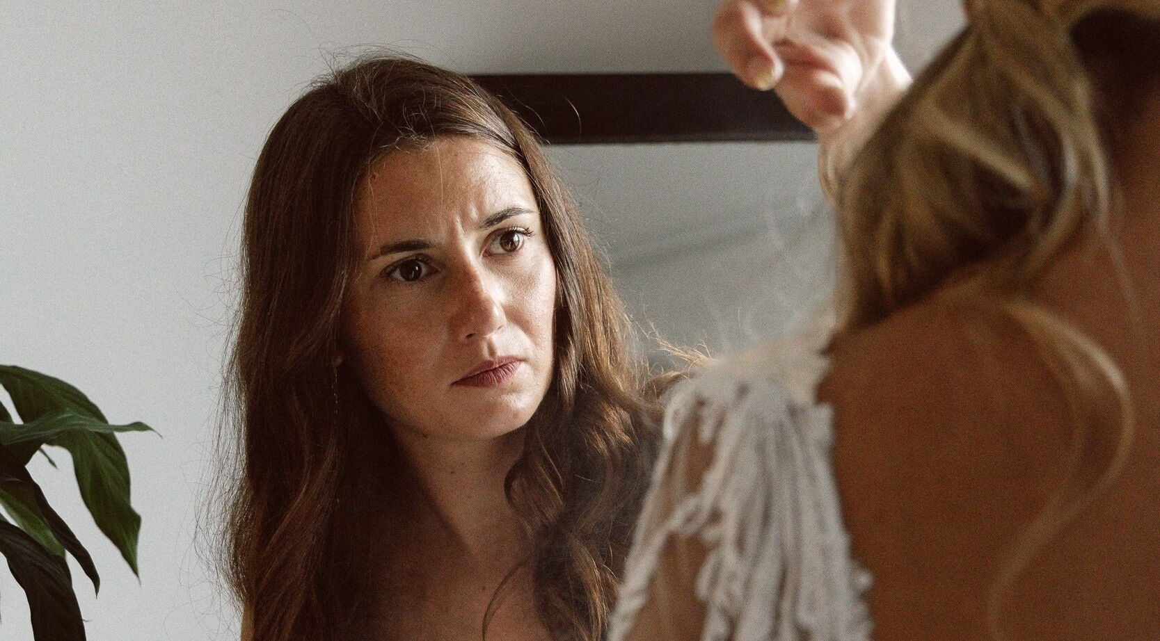 Coiffeuse à Anoukweiss.Hair, Bourg-saint-maurice, au travail avec cliente dans Auvergne-rhône-alpes, FR.