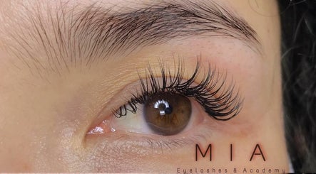 MIA Eyelashes & Academy image 2