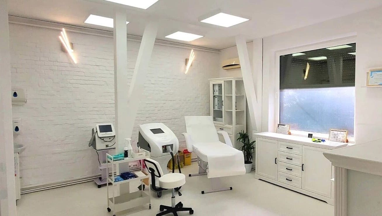 Interior modern spa Dermatique, Timișoara, Județul Timiș, RO cu echipamente avansate.