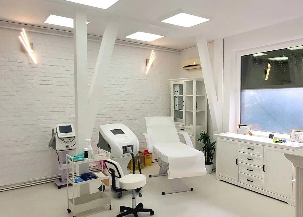 Interior modern spa Dermatique, Timișoara, Județul Timiș, RO cu echipamente avansate.