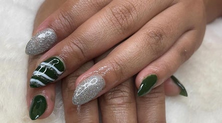 Glitz and Gloss by Brit image 2