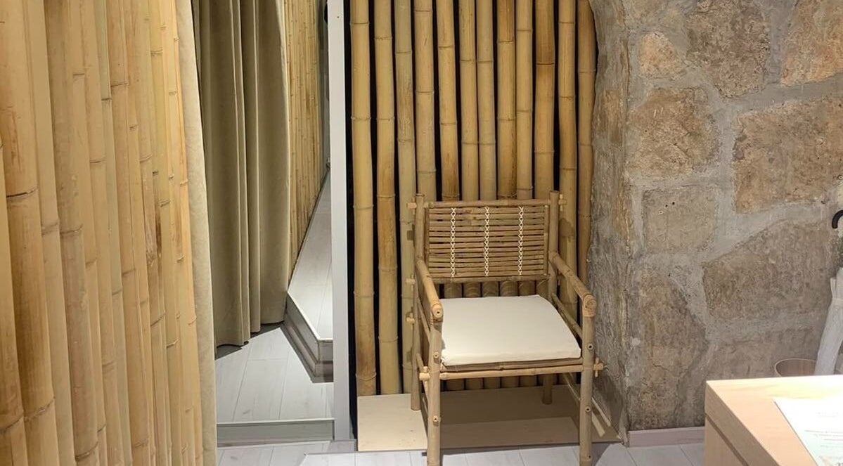 Tranquil bamboo-walled chair area at BambooDu Massage Dubrovnik, Dubrovačko-neretvanska Županija, HR.