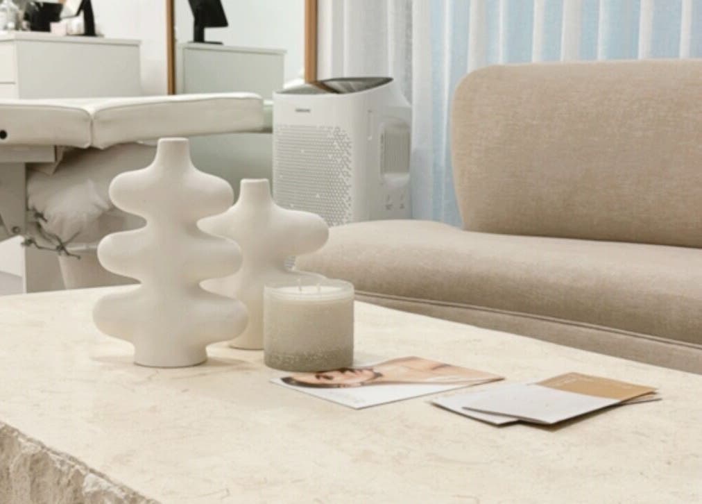 Relaxing waiting area at Queen Brows and Skin - Doncaster East, Melbourne, Victoria, AU.