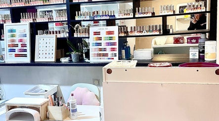 Violet Nails Beauty Salon kép 2