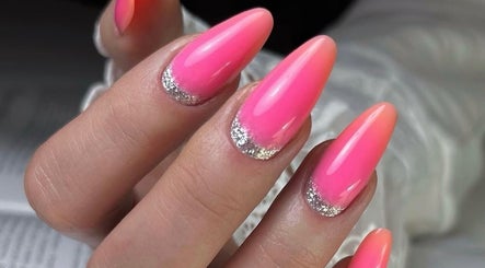 Magic Nails by Ewa / Home Based