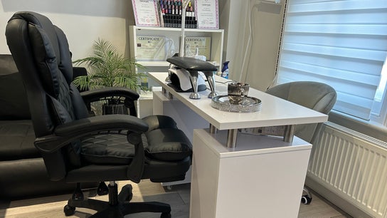 Magic Nails by Ewa / Home Based