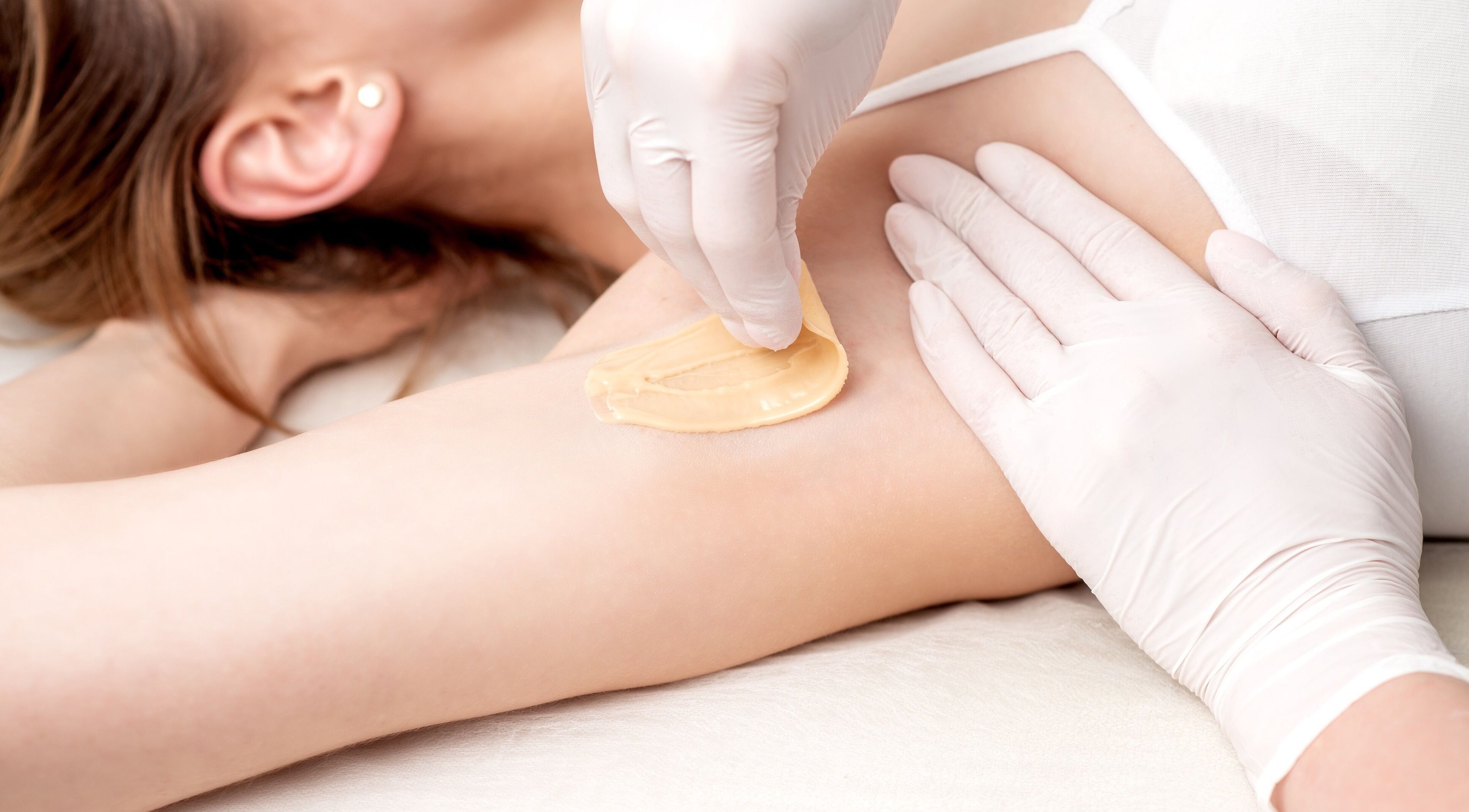 Professionelles Waxing bei süss und sanft in Suhr, Aargau, CH für glatte Haut.