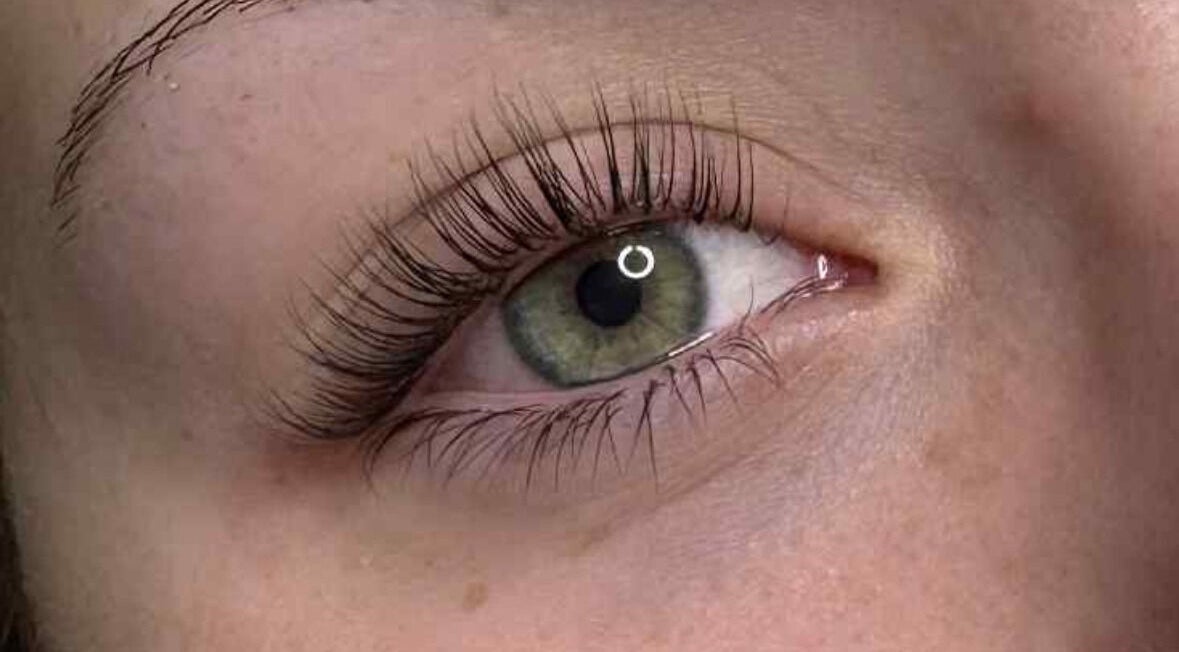 Sublime cils By Clarose à Chambly, Québec, CA pour un regard intense et naturel.