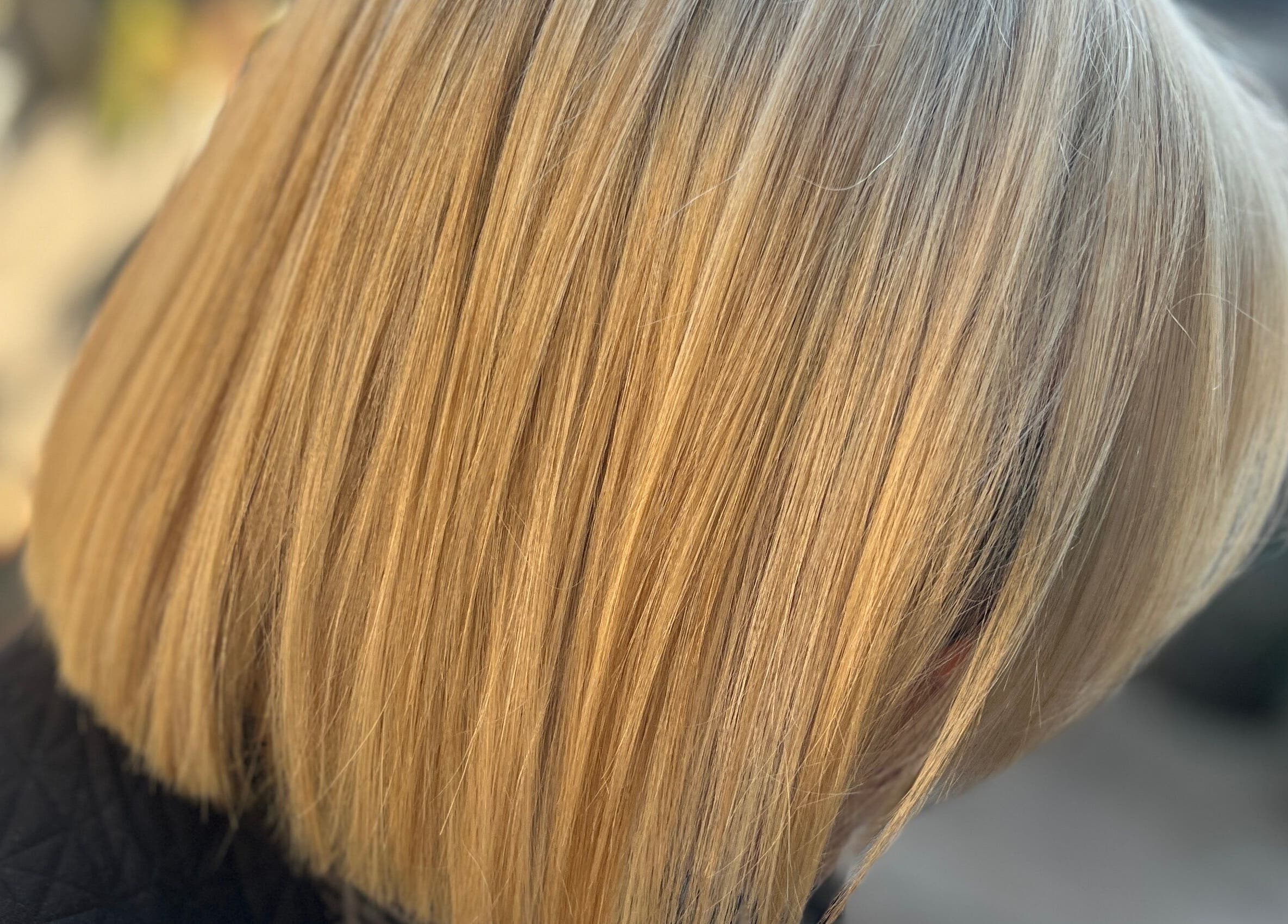 Sleek blonde bob hairstyle at Taryn Lee Hairdressing, Johannesburg, Gauteng, ZA.