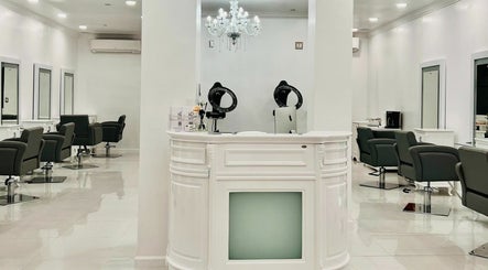 Luna Lucci Hair Salon