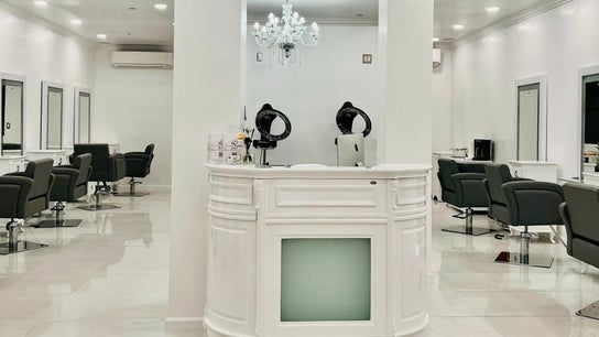 Luna Lucci Hair Salon