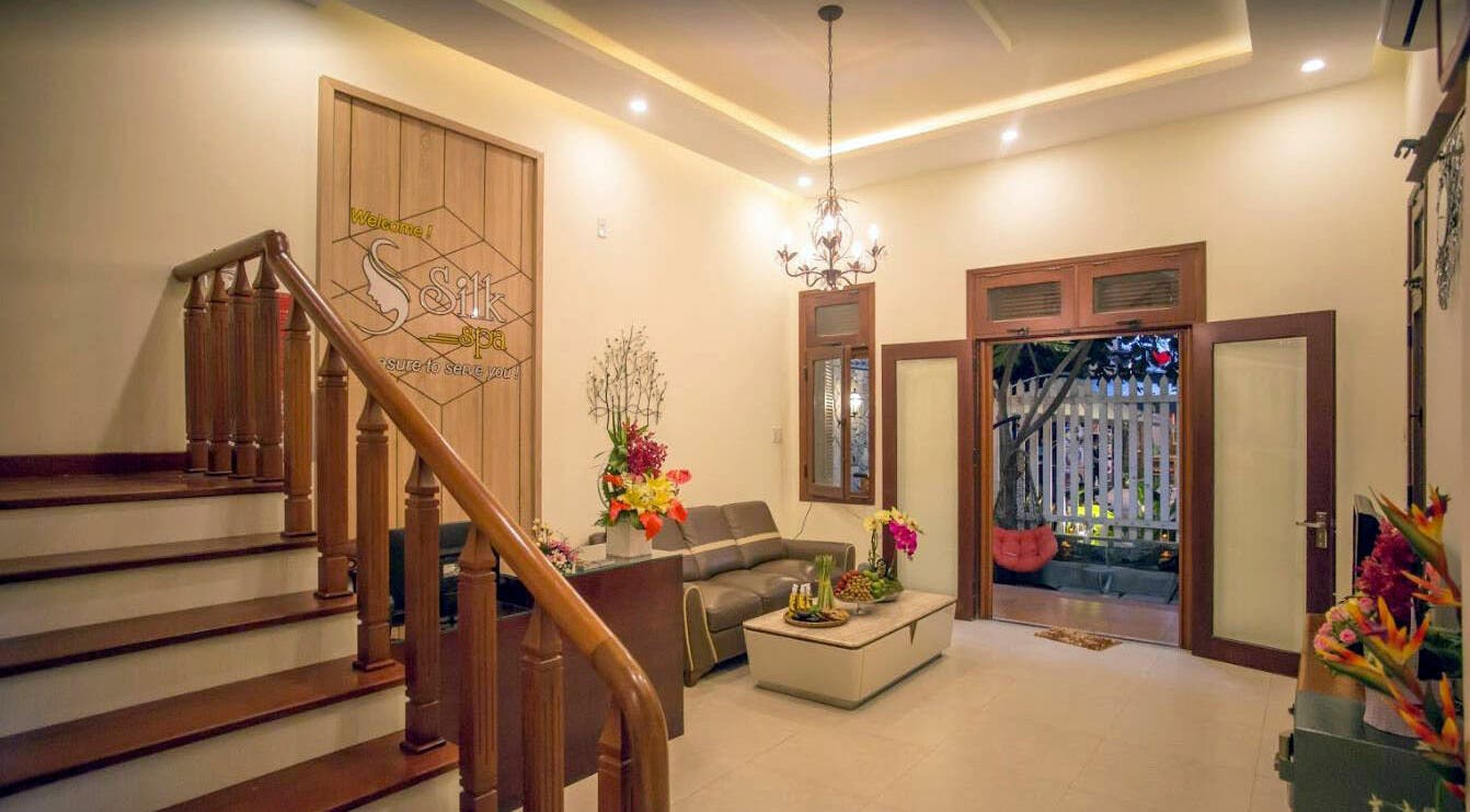 Elegant interior of Silk Spa, Đà Nẵng, Đà Nẵng, VN, featuring cozy seating and welcoming ambiance.