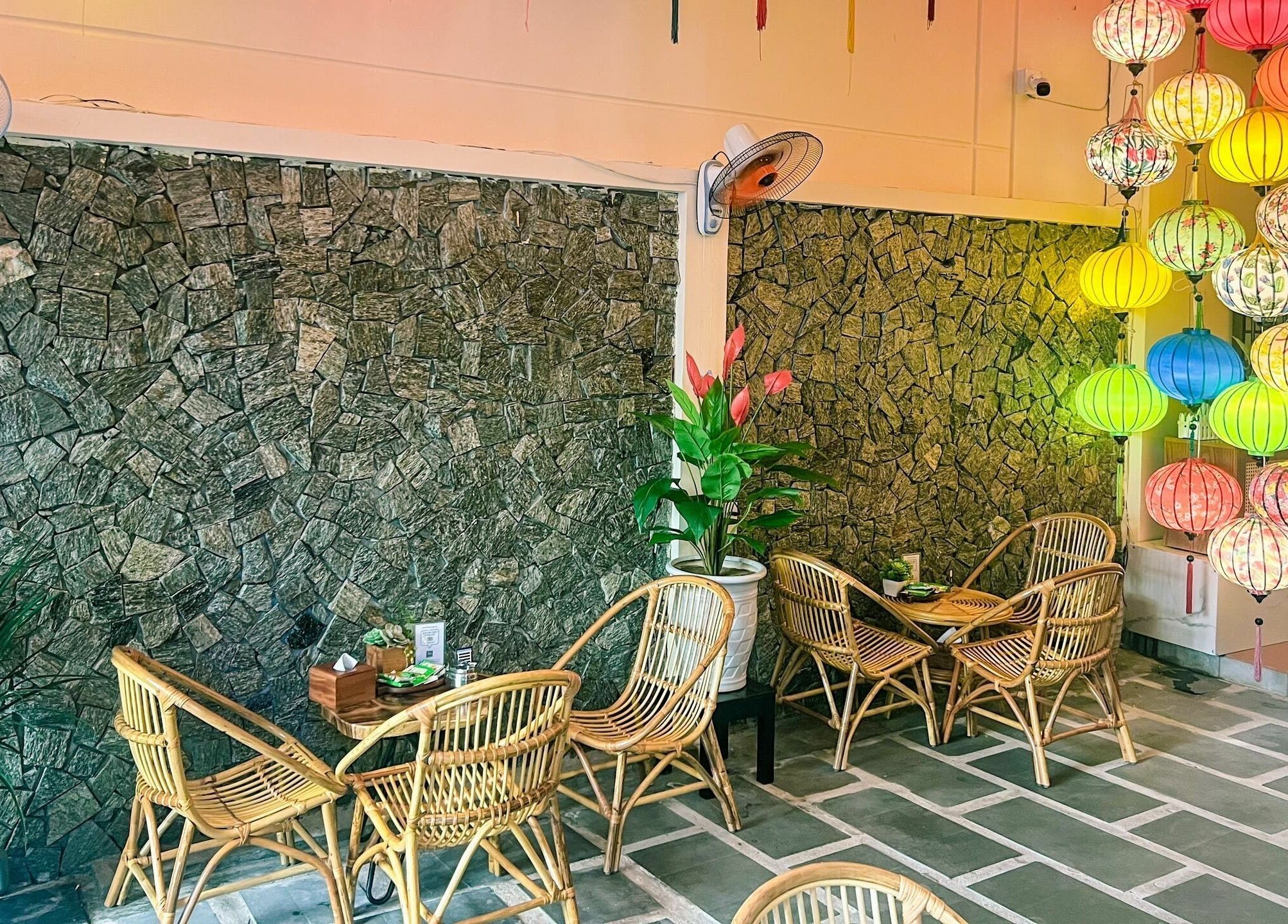 Charming seating area with colorful lanterns at Silk Spa, Đà Nẵng, Đà Nẵng, VN, offering a cozy ambiance.