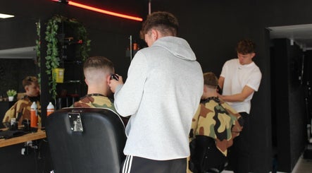 Five Barbershop billede 2