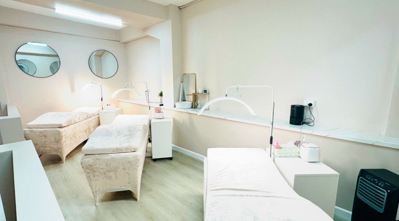 Relaxing treatment room at The Lash Bar Boutique in Melbourne, Victoria, AU with elegant decor.