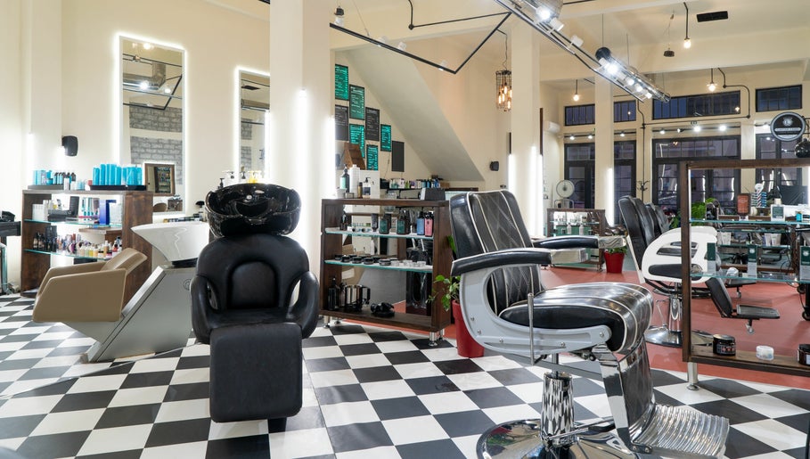 Koureio Barbershop, bild 1