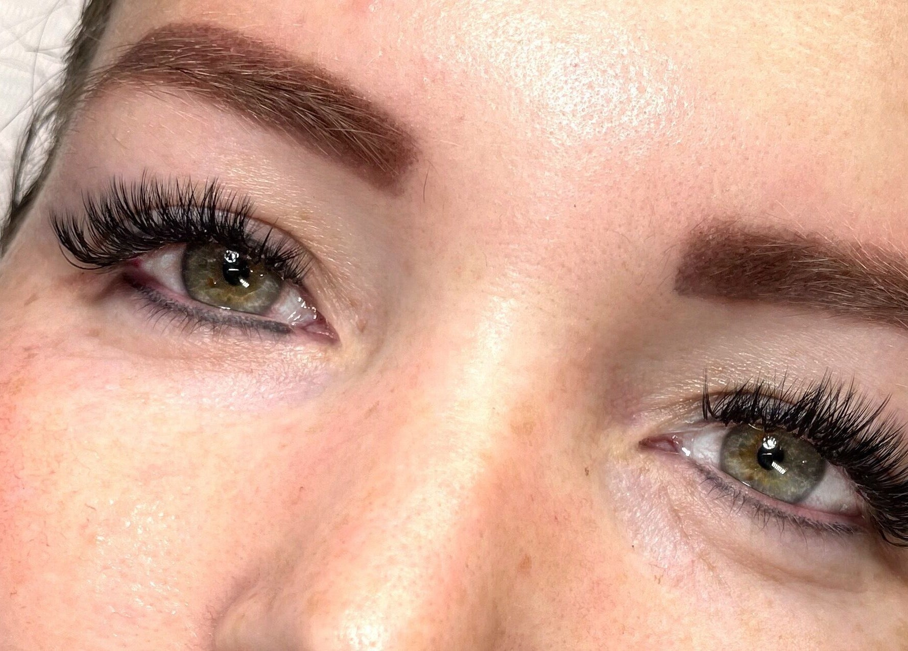 Close-up of eyelash extensions at Jessica Grace Artistry, Boksburg, Gauteng, ZA showcasing elegant lash styling.