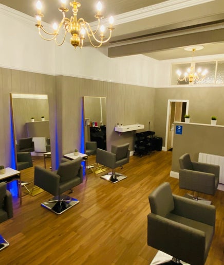 MW Hairdressing, bilde 2