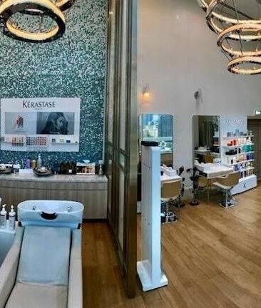 Lobby Beauty Salon imagem 2