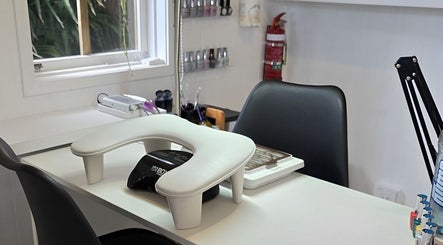 Hard Lacquer Nail Studio