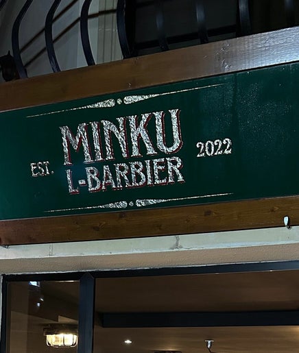 Immagine 2, Minku l-Barbier
