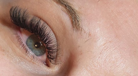 Lashes by Zoe image 3