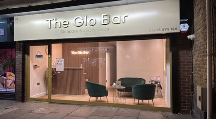 The Glo Bar