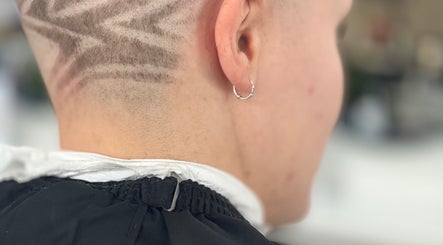 Saheed Hair Stylist, bilde 3