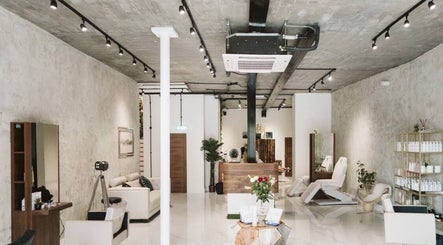 Spacious interior of Saheed Hair Studio@ Hair Bian in London, England, GB with sleek, contemporary design.
