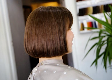 Stylish bob haircut at Saheed Hair Studio@ Hair Bian in London, England, GB. Trendy salon look.