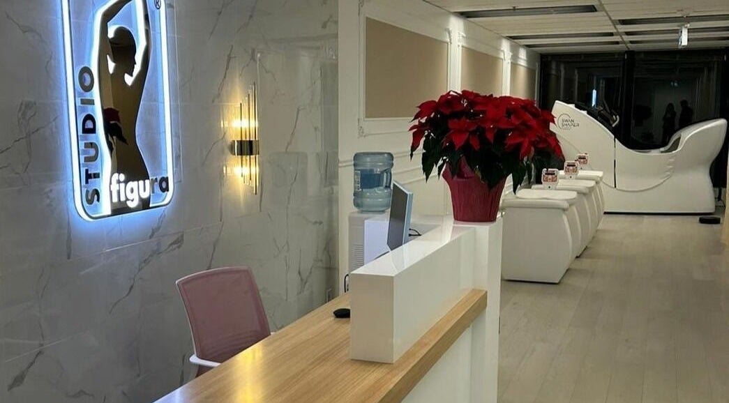 Elegant reception at BellaDonna Aesthetics & Wellness DT Calgary, featuring stylish decor in Calgary, Alberta, CA.