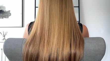 Briony’s Hair Extensions imagem 2